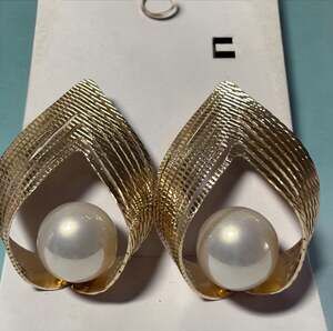 Unique Folded Textured Gold Metal Teardrop Pearl Earrings